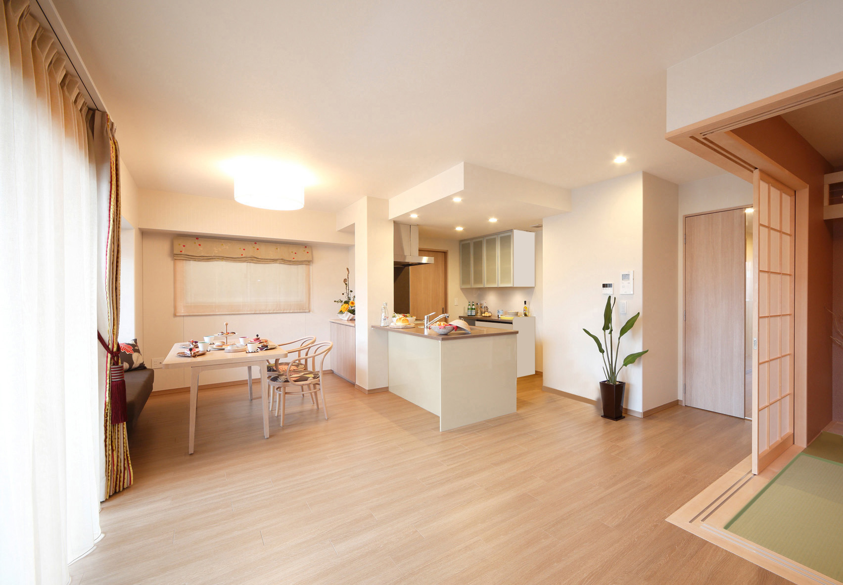 リノベーションまちづくり = Renovation and Town Mana…